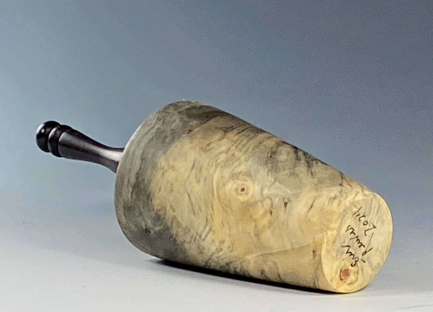 HOLLOW VESSEL TURNED FROM BUCKEYE BURL, WITH AFRICAN BLACKWOOD FINIAL