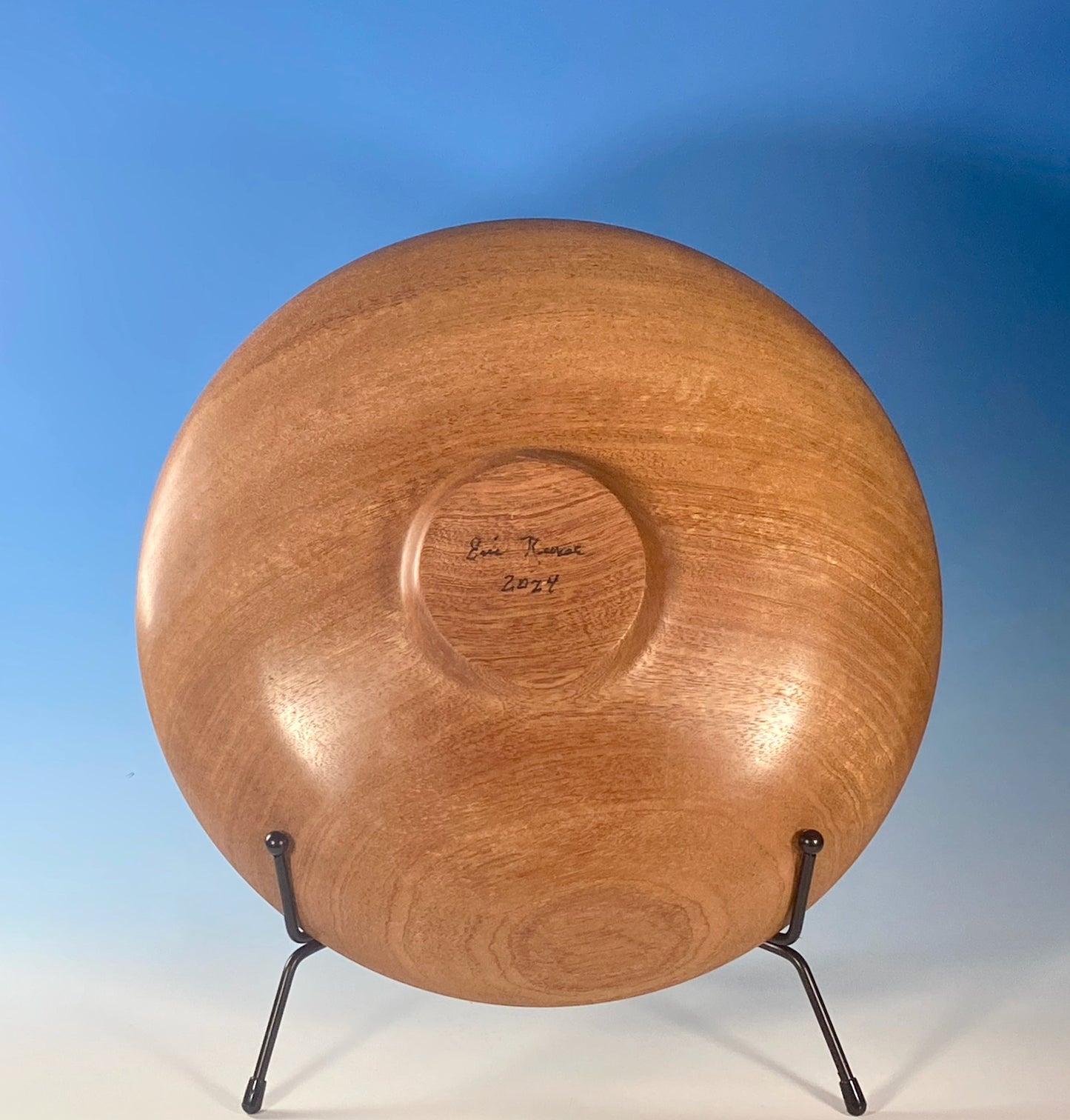 DISPLAY BOWL TURNED FROM SAPELE, WITH INFLAY OF SHAVED BRASS