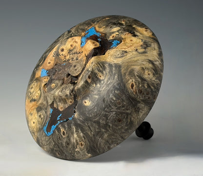 VESSEL TURNED FROM BUCKEYE BURL, WITH AFRICAN BLACKWOOD FINIAL